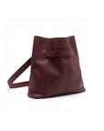 Natural Nuance Shopper in vegetable tanned leather, burgundy colour. Comes with two straps.
