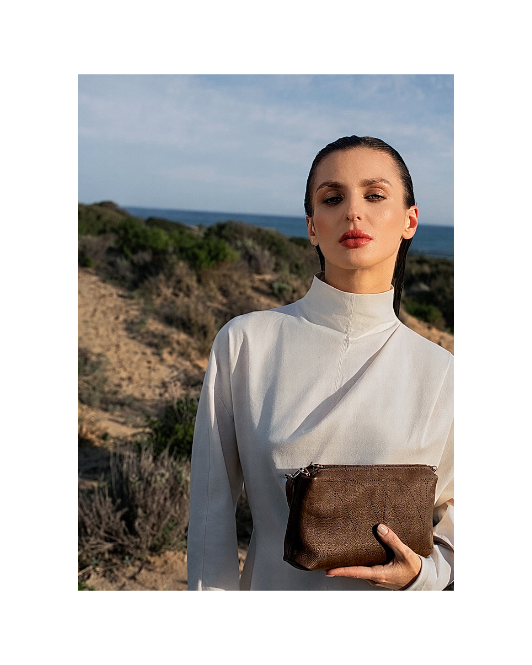 Natural Nuance Essentials Bag in Terra Brown. Made with vegetable tanned leather. 