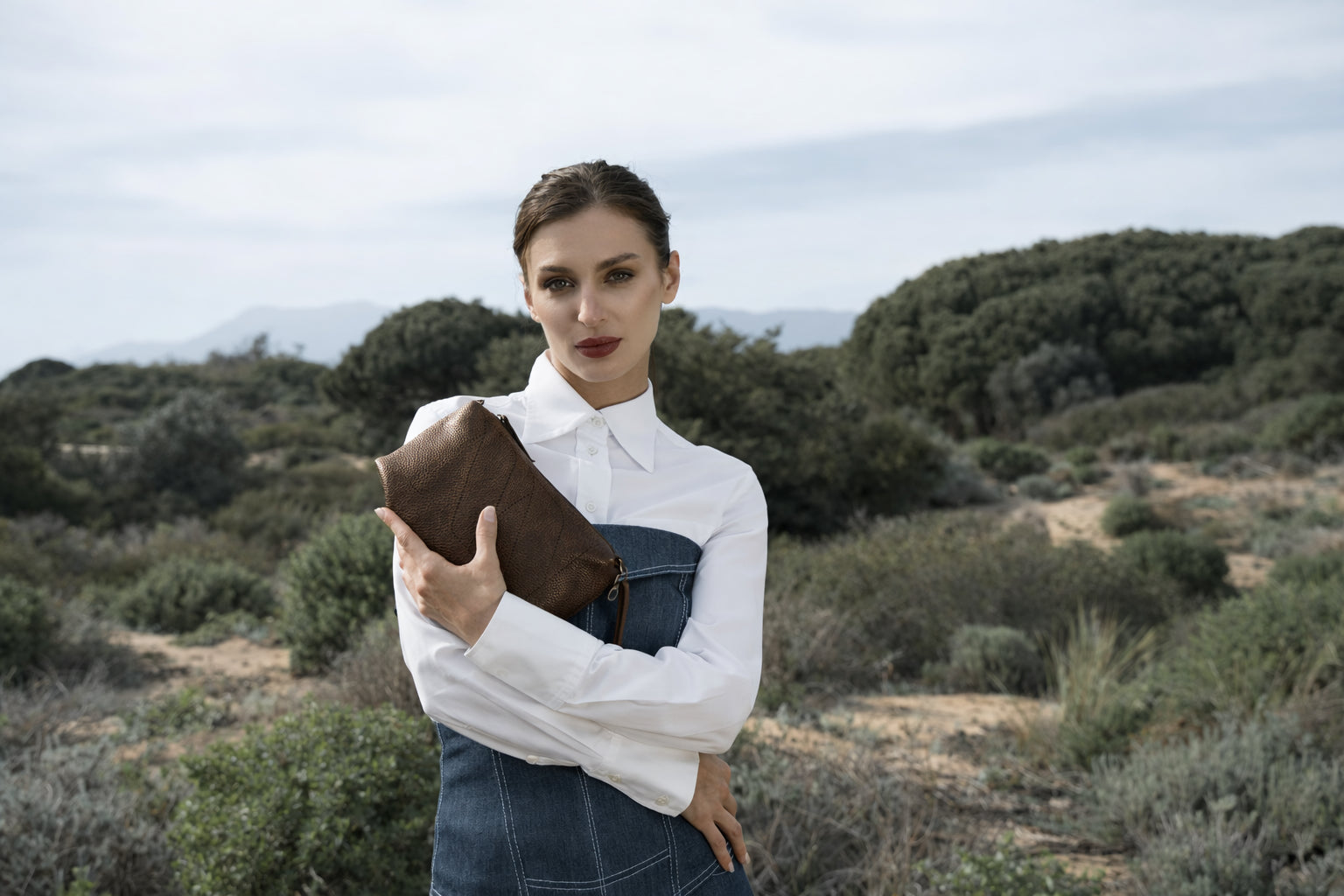 Natural Nuance Essentials Bag in Burgundy. Made with vegetable tanned leather. 