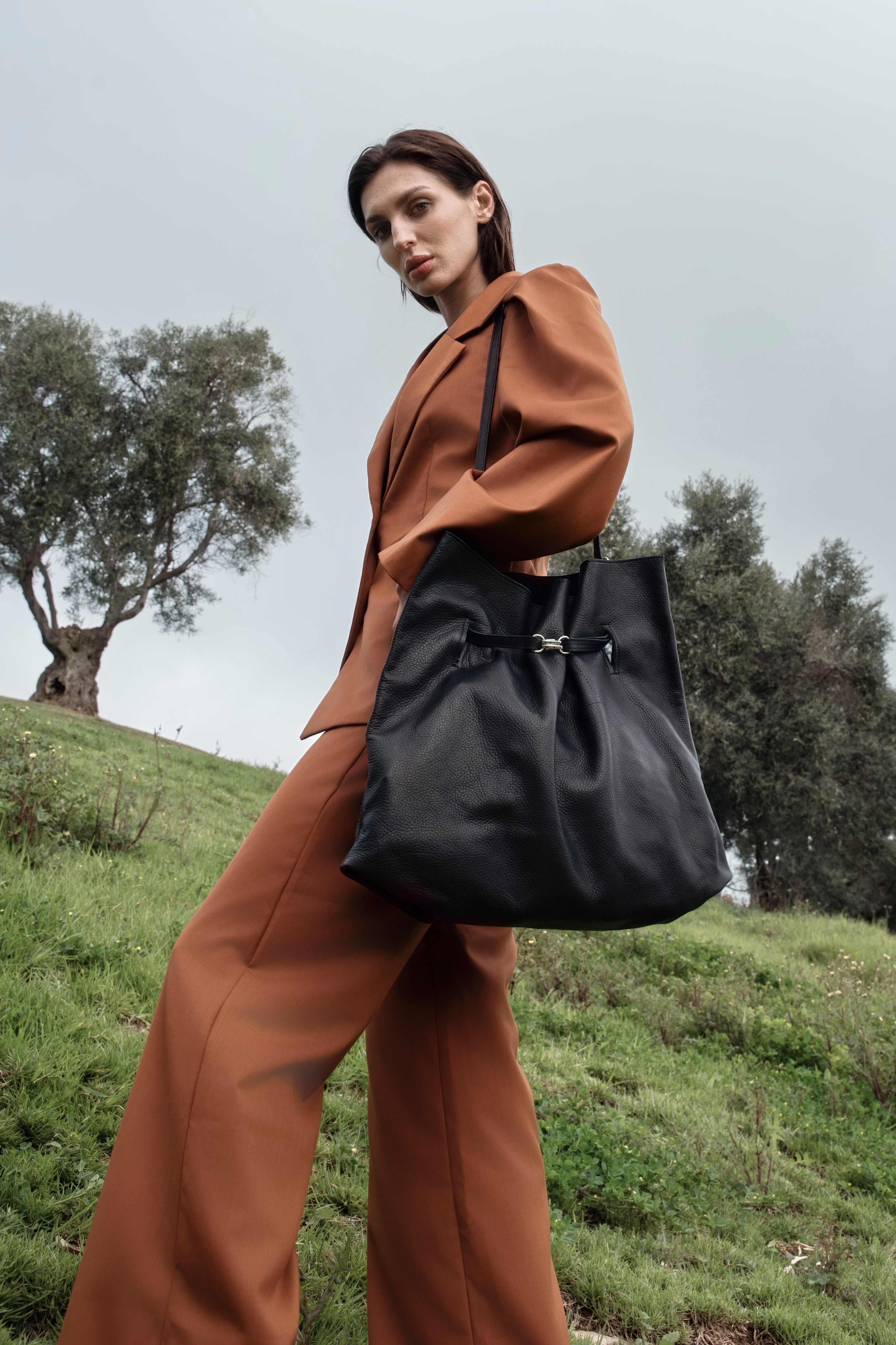 Philosophy Shopper Black with Essentials Bag